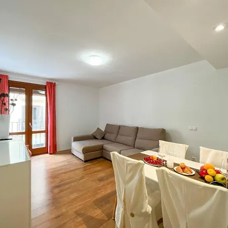Lovely 1-bed In * Denia